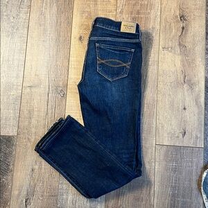 Abercrombie & Fitch The A&F Skinny Distressed Jeans Low Rise Size 26 / 2R
